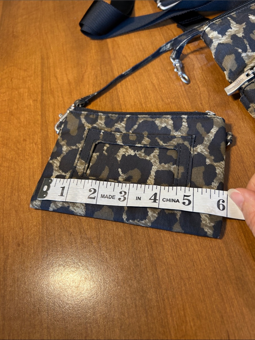 Leopard Print Baggallini Crossbody Bag with Detachable Strap and pouch - Picture 9 of 10